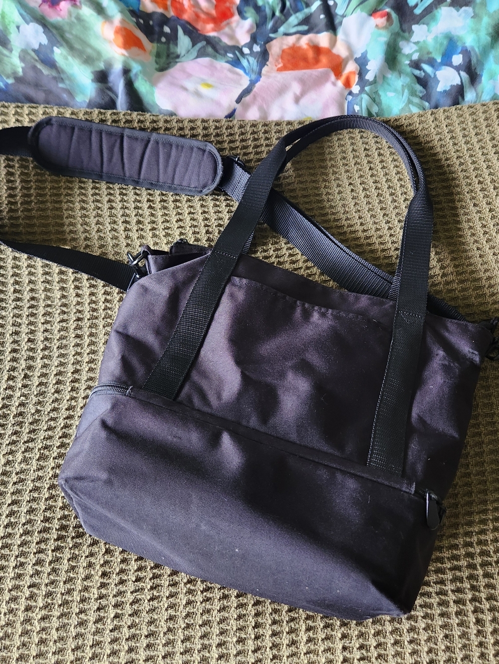 Lo & Sons Catalina Deluxe Tote